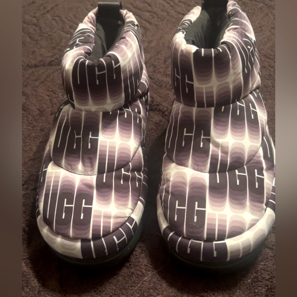 UGG CLASSIC MAXI WAVELENGTH MINI BLACK WHITE SLIP ON PUFF BOOTS